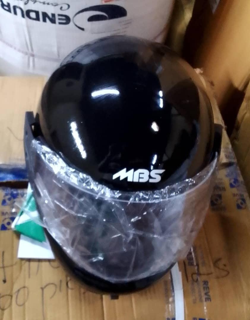 Reve=Helmet Full Face Plain=Helmet